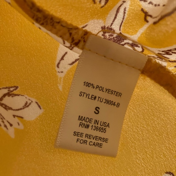 West Kei Sz S Tie Front Blouse in Gold - Picture 2 of 3